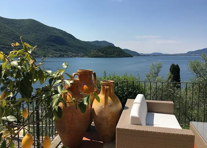Castello Oldofredi 4* Монте-Изола