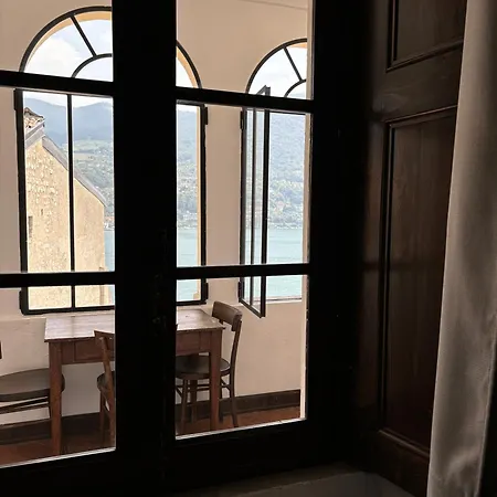 Lägenhetshotell Castello Oldofredi Monte Isola