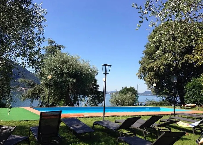 מלון דירות Castello Oldofredi 4*